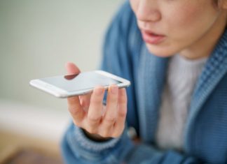 音声入力・若い女性